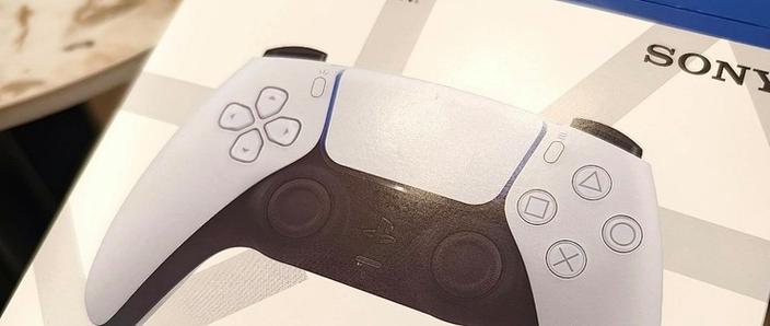ps5手柄背后划痕是什么货缩略图