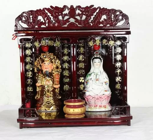 观音放在财神左边还是右边